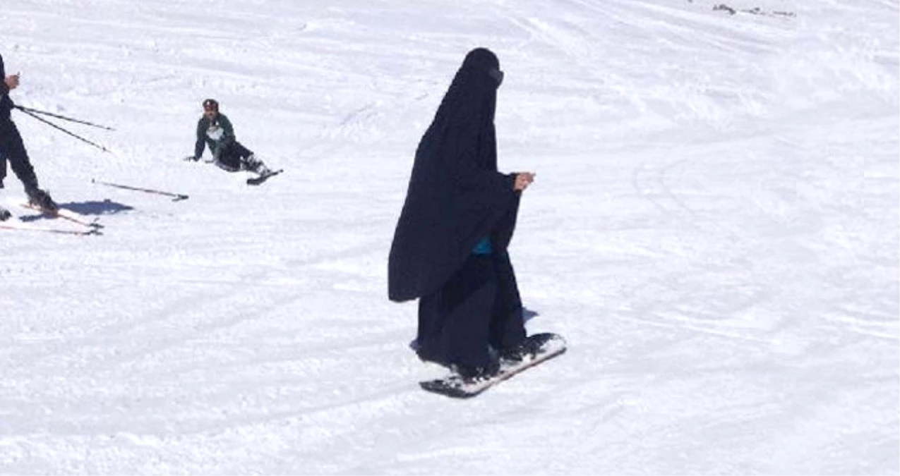Suriyeli Kadın, Erciyes Dağı\'nda Snowboard Yaptı