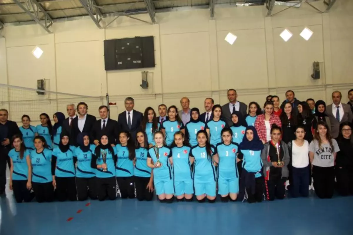 Suşehri\'nde Voleybol Turnuvası