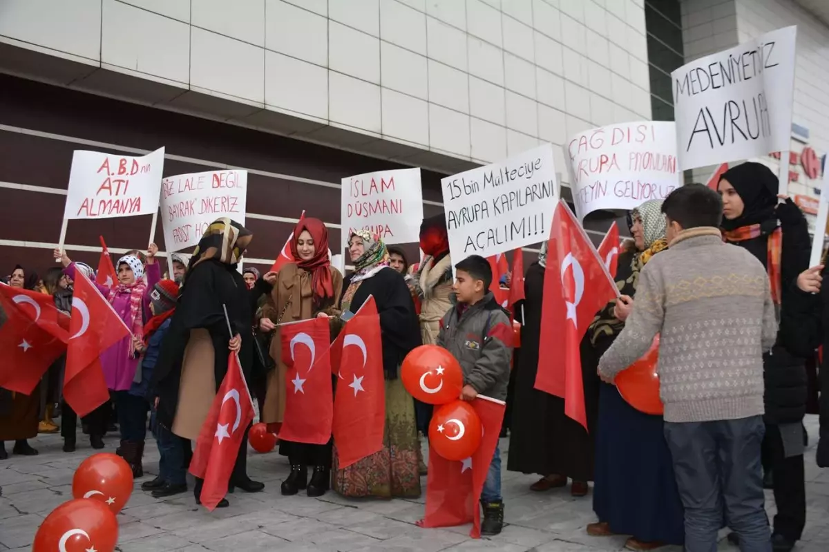 Tatvanlı Kadınlardan Hollanda\'ya Tepki