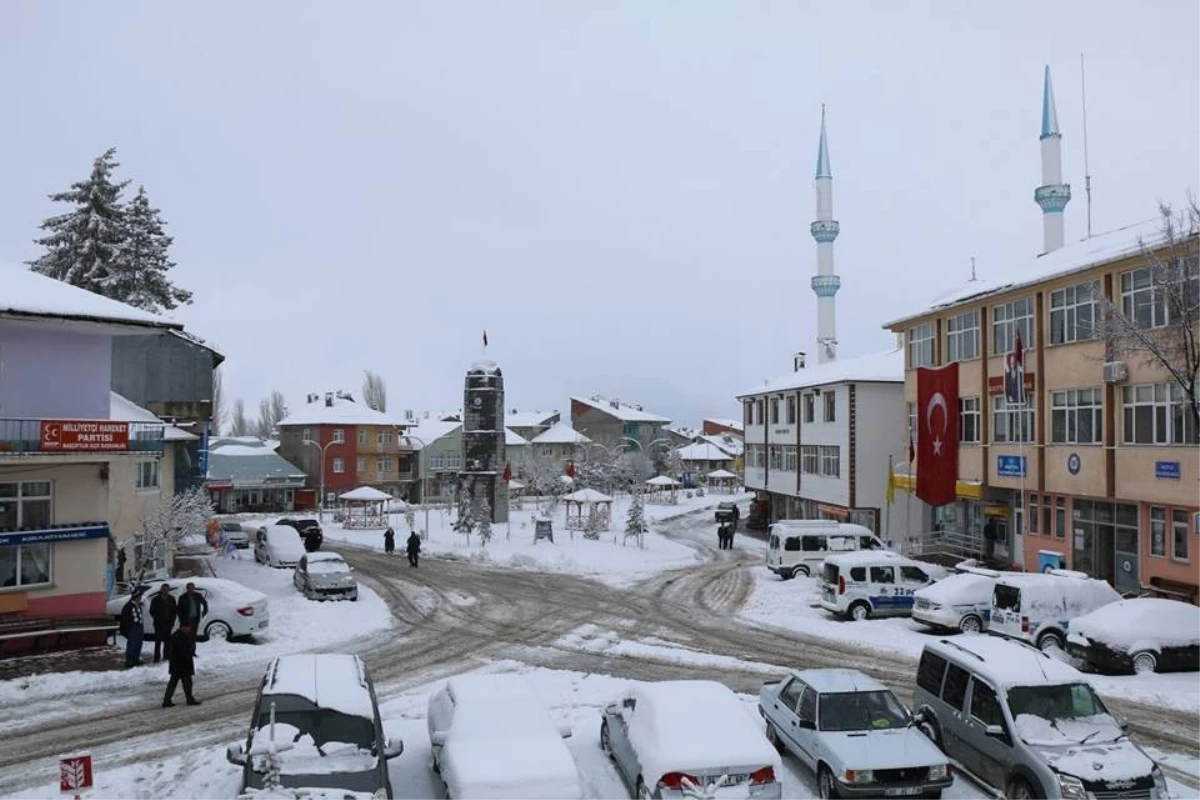Tokat\'ta Kar Yağışı Yüksek Kesimlerde Etkili Oldu