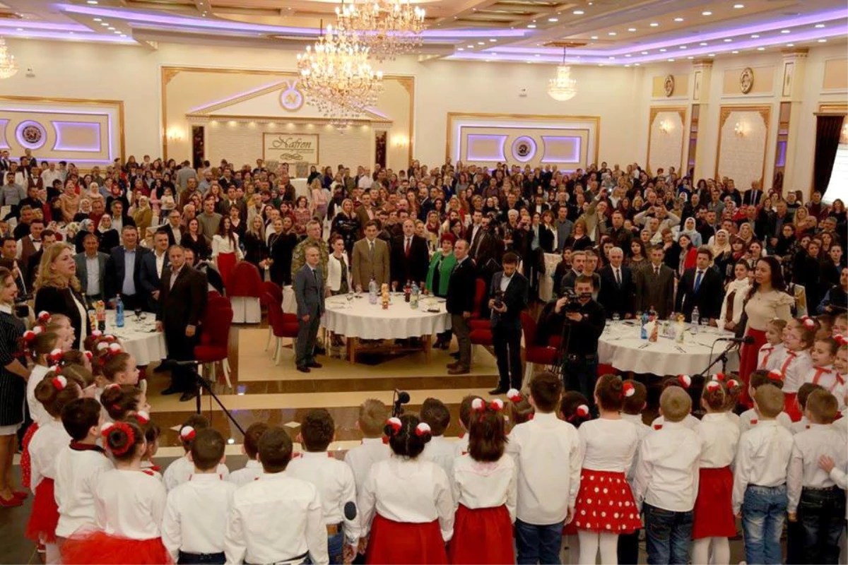 Türkiye Kosovalı Türk Çocuklarını Sevindirdi