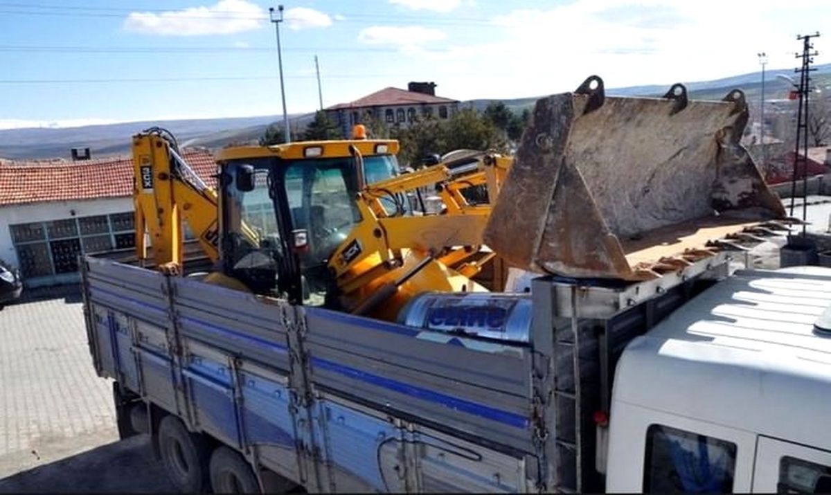 25 Tonluk Kepçeyi Çaldılar