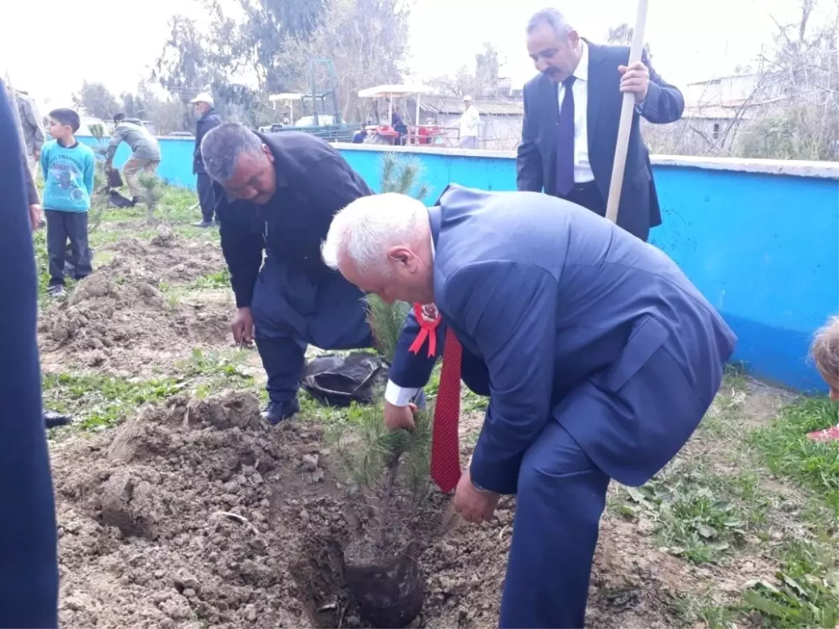 Adalı İlkokulu\'na 15 Temmuz Şehitler Anıtı