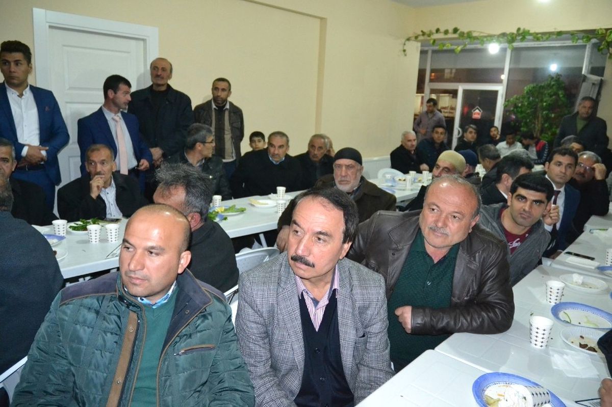 AK Parti\'de Referandum Çalışmaları Devam Ediyor