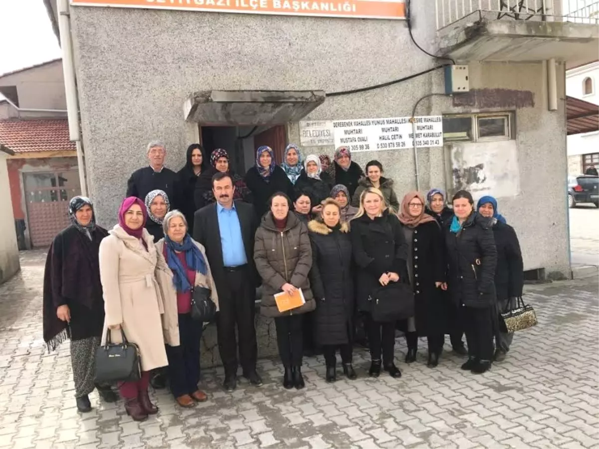 AK Parti Eskişehir İl Kadın Kolları Referandum Çalışmalarını Sürdürüyor