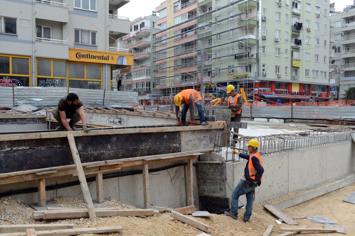 Antalya\'ya Katlı Otoparklar Yapılacak