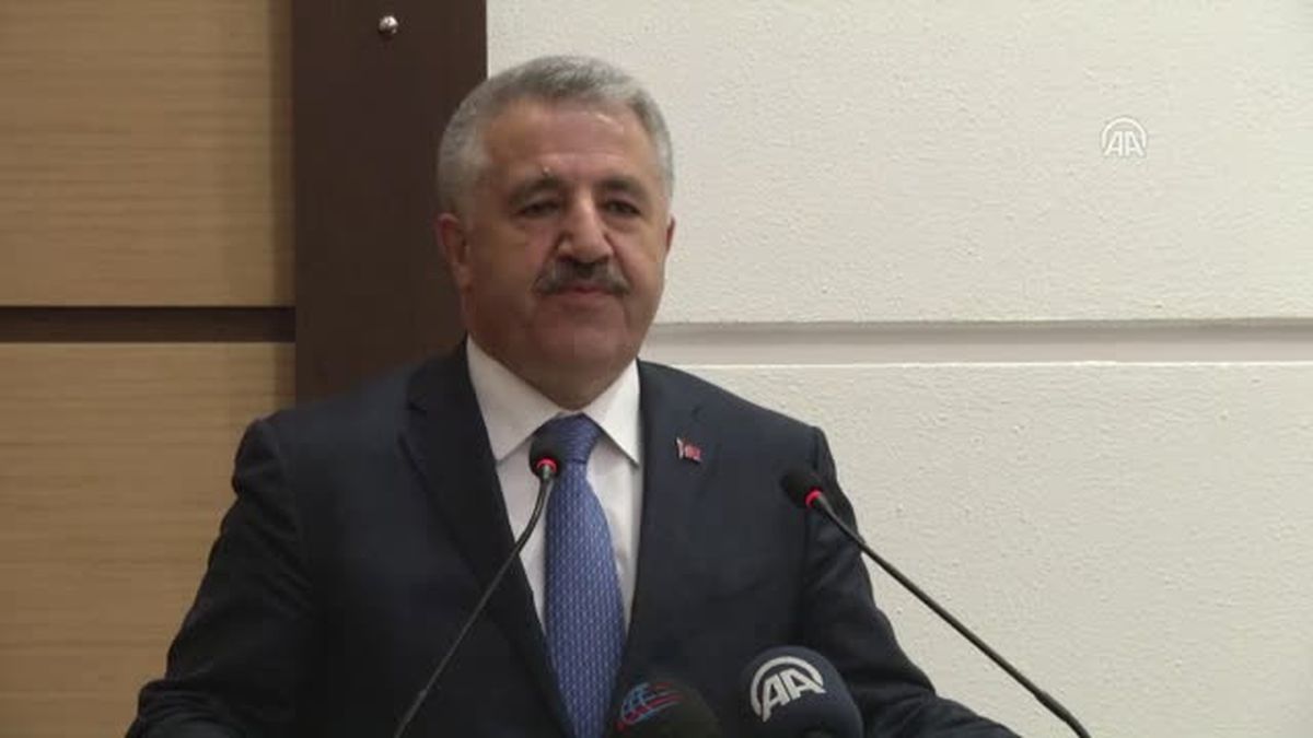 Bakan Arslan\'dan ABD\'nin "İstanbul" Yasağına Açıklama