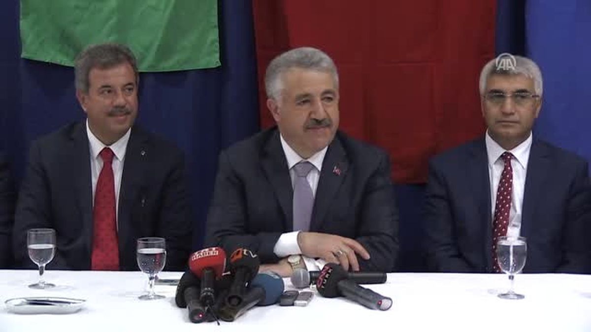 Bakan Arslan, Şeker Fabrikası İşçilerine Yeni Sistemi Anlattı