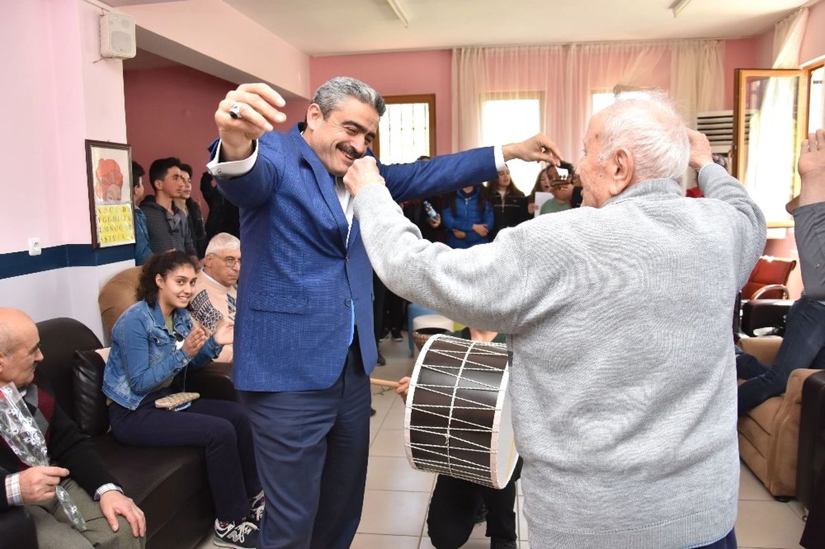 Başkan Alıcık, Yaşlı Çınarları Yalnız Bırakmadı