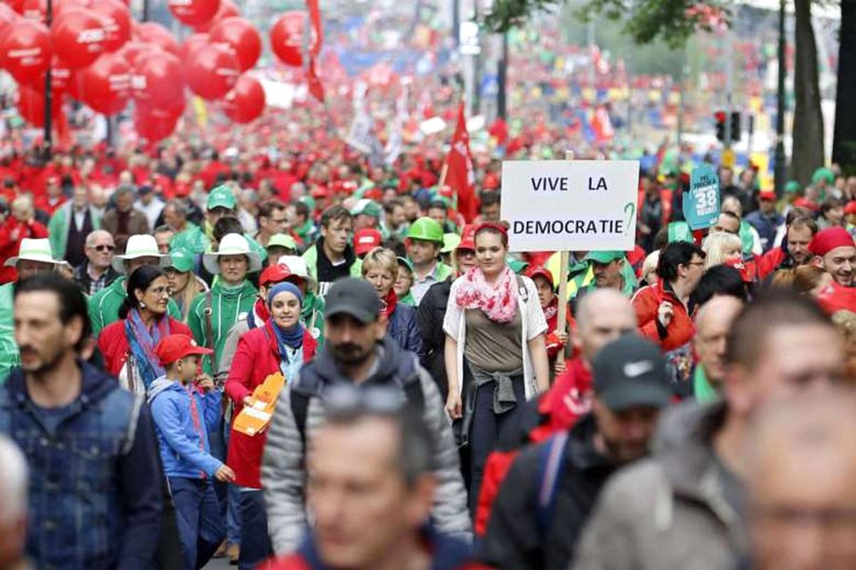 Belçika\'da Çalışanlardan Protesto