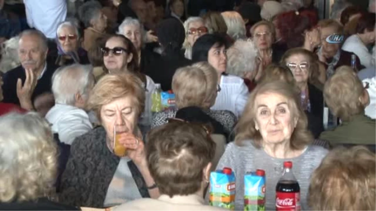Beşiktaş\'ta Yaşlılara Özel Konser