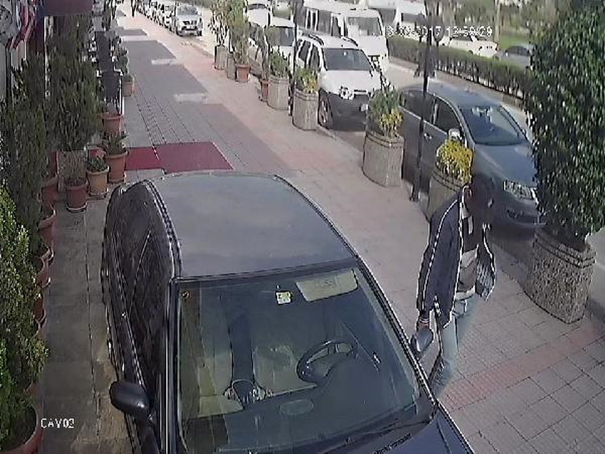 Buji Parçasıyla Hırsızlık Güvenlik Kamerasında