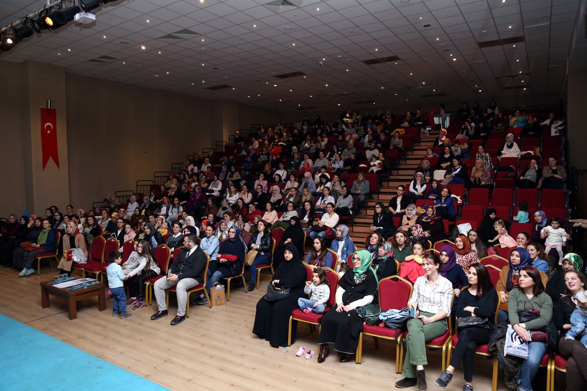 "Çocuklarınıza Evde Oyun Alanları Oluşturun"