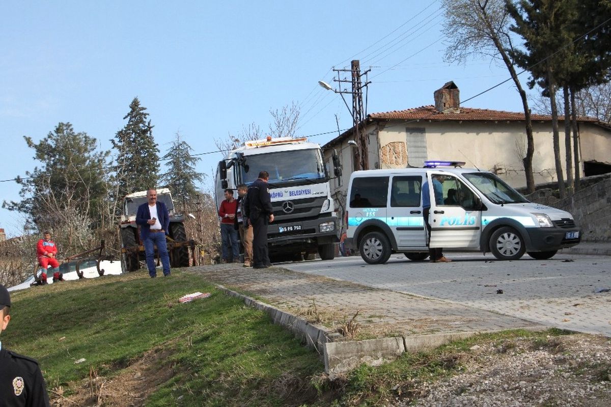 Çöp Kamyonunda Esrarengiz Patlama: 2 Yaralı