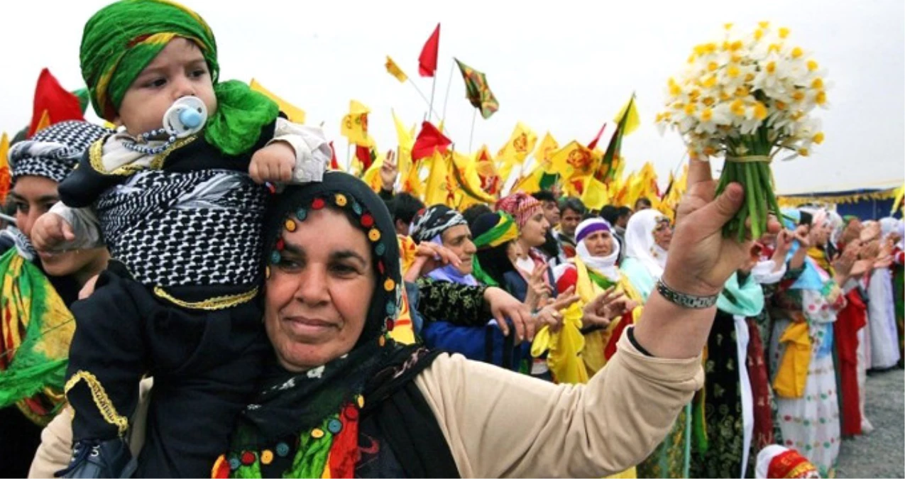 Diyarbakır\'da OHAL Döneminde İlk İzinli Nevruz Kutlaması