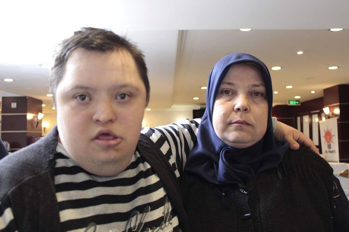 Down Sendromlu Annenin Tek Sıkıntısı Sokaktaki İnsanların Bakışları