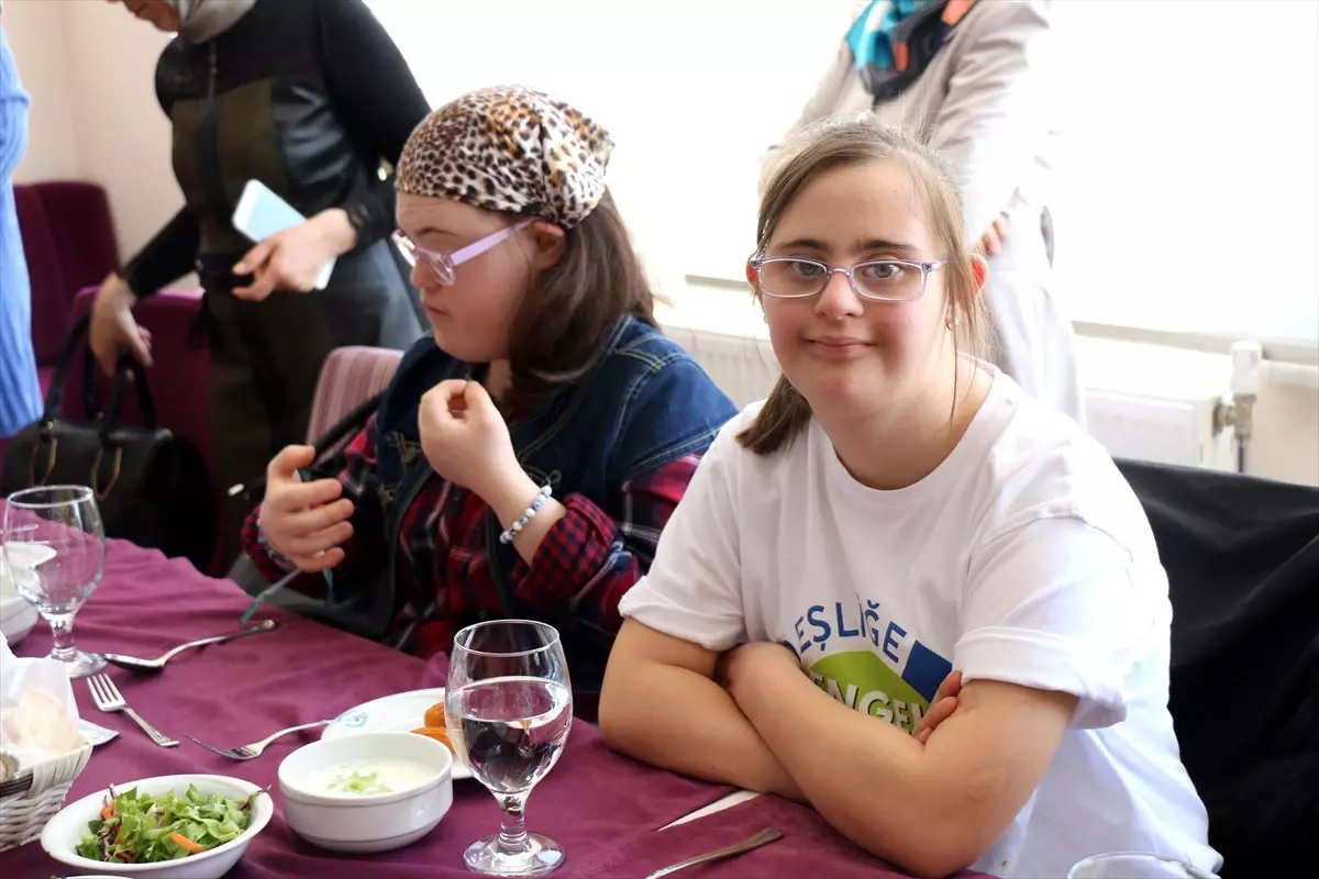 Dünya Down Sendromu Farkındalık Günü