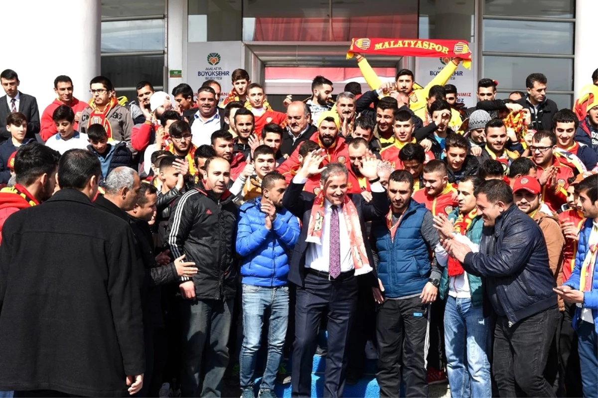 Evkur Yeni Malatyaspor\'a Destek Çağrısı