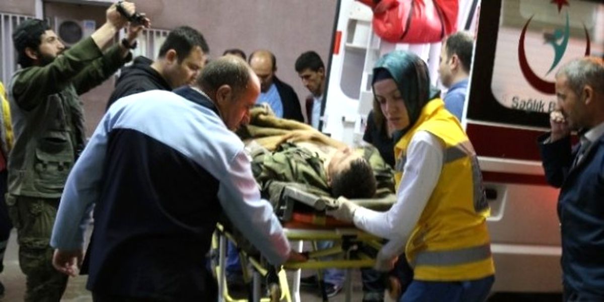 Hakkari\'de Yıldırım Düştü: 4 Asker Yaralandı