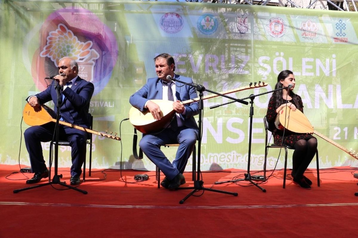 Halk Ozanları Nevruz\'a Renk Kattı