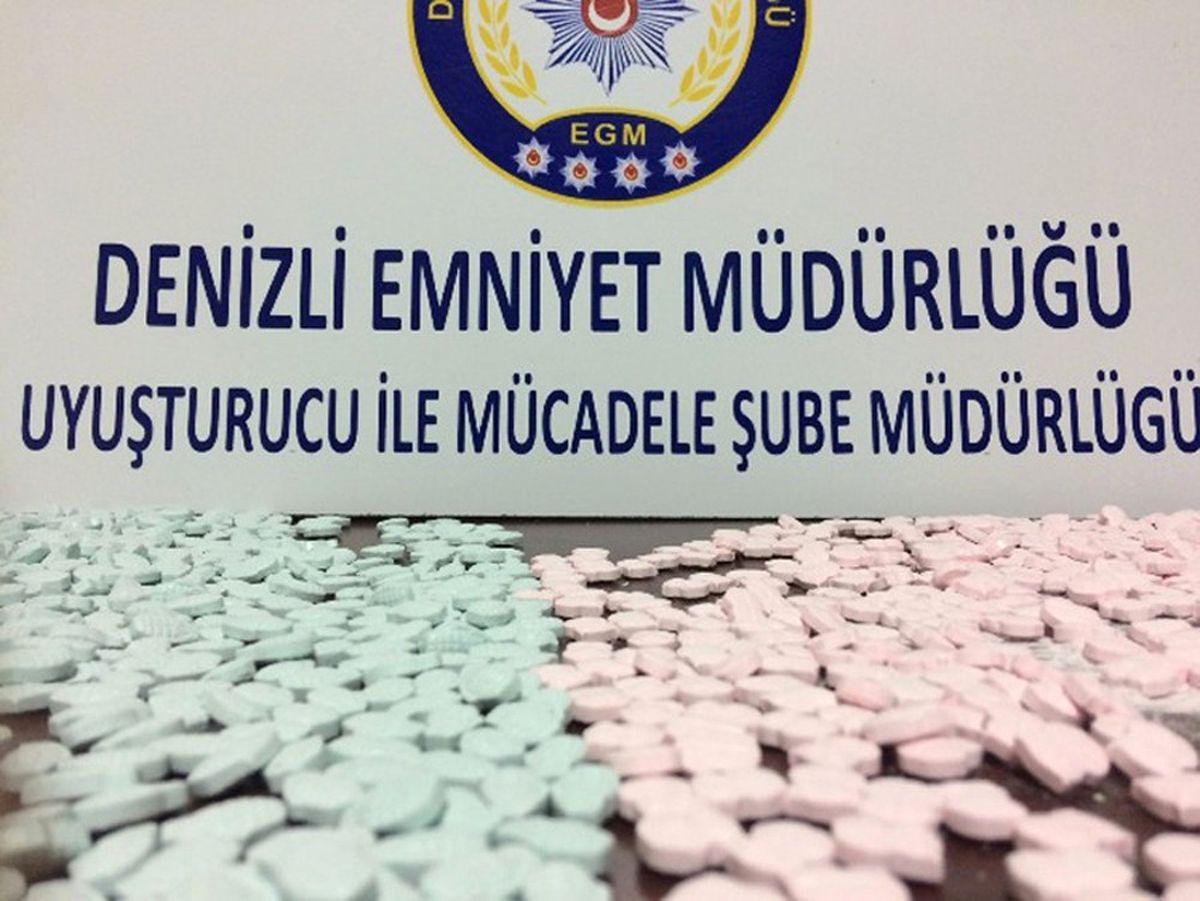 Hollanda\'dan Uyuşturucu Getiren Şahıslar Tutuklandı