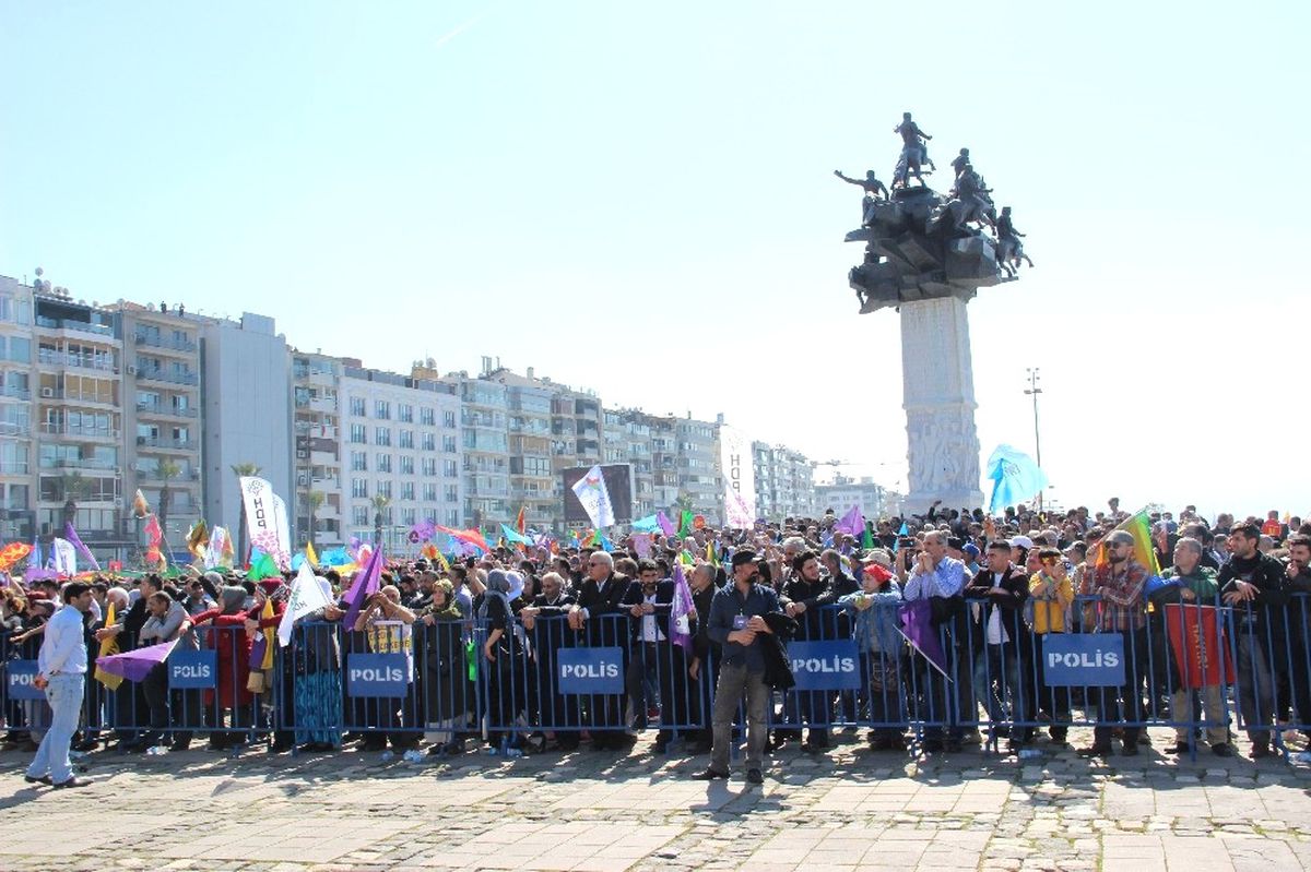 İzmir\'de Nevruz Kutlamaları
