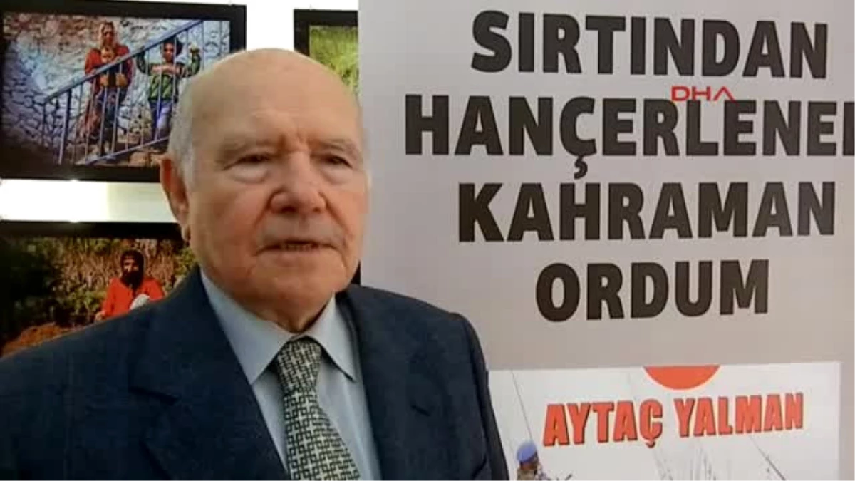 Izmir - Emekli Orgeneral Aytaç Yalman, Foça\'da Kitabını Imzaladı