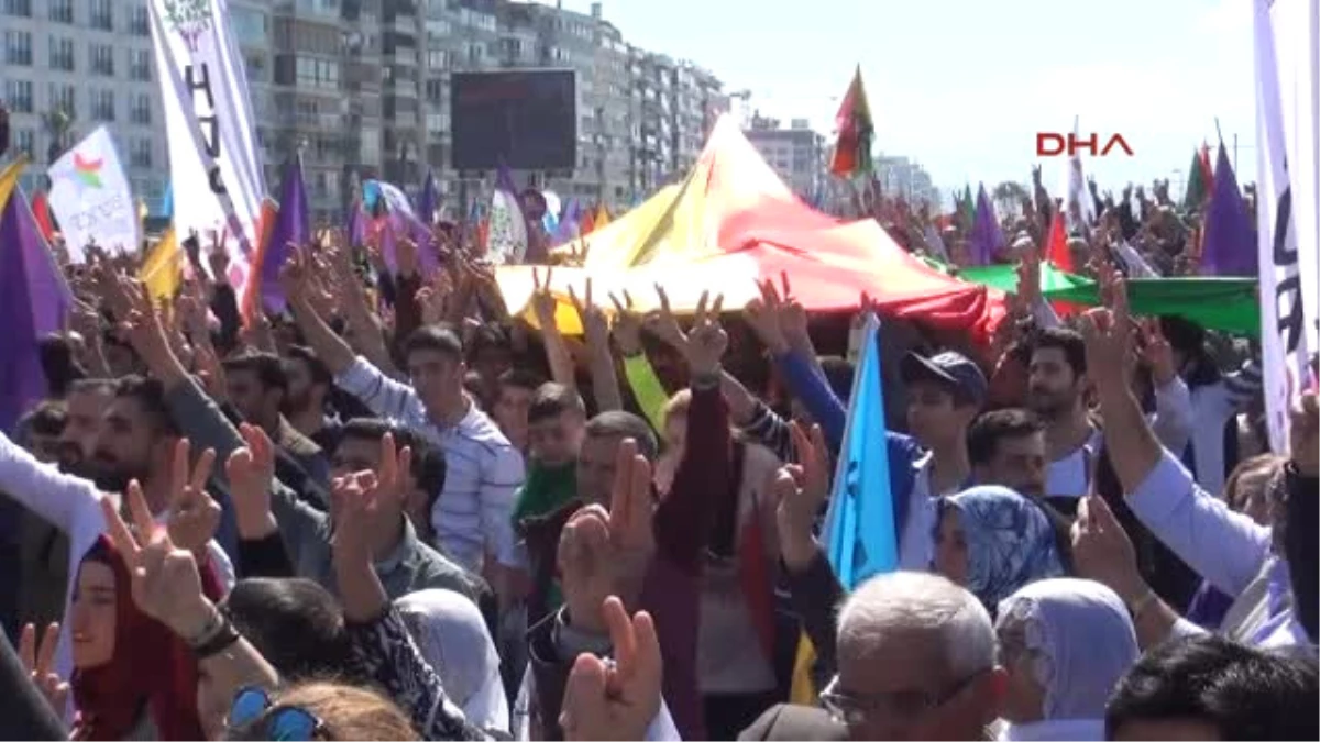 Izmir Nevruz Kutlamasında Hayır Kampanyası