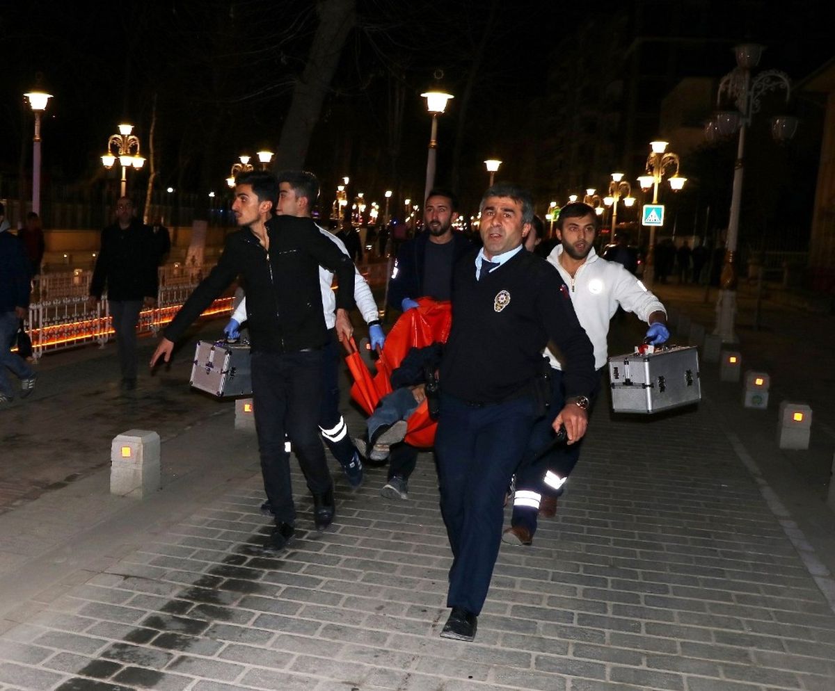 Kafede Silahlı Kavga: 2 Ölü, 9 Yaralı