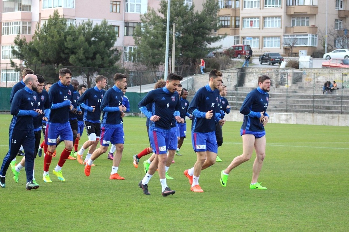 Karabükspor, Fenerbahçe Maçına Antalya\'da Hazırlanacak