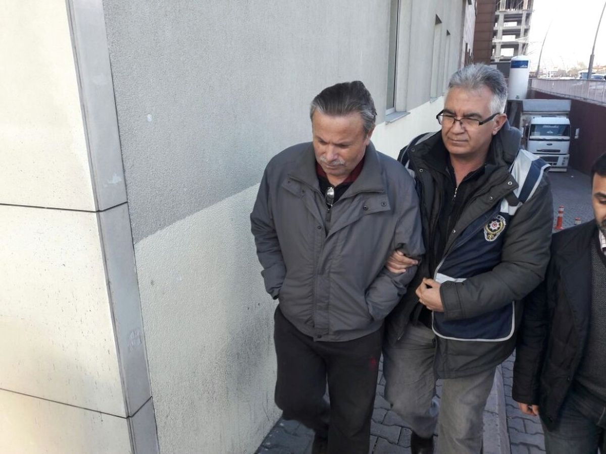 Kayseri\'de Kapatılan Derneğe Operasyon: 23 Gözaltı