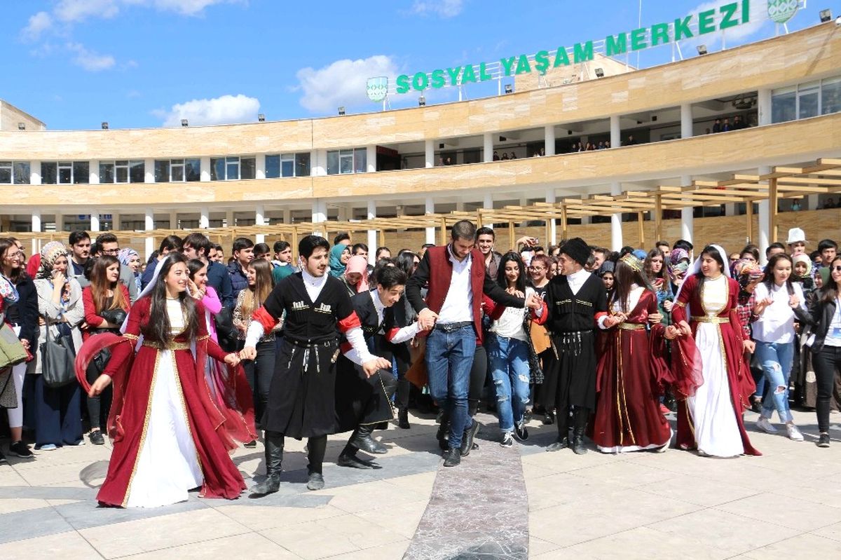 Kbü\'de Nevruz Coşkuyla Kutlandı