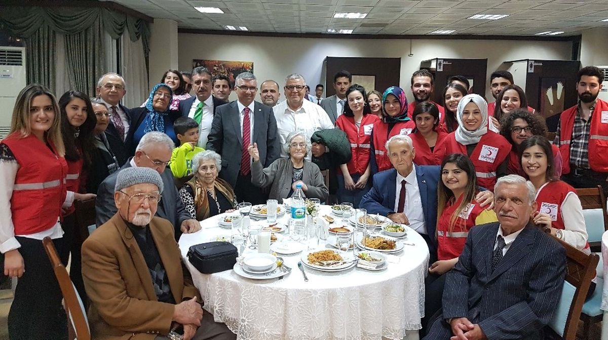Kızılay, Yaşlıların Yüzünü Güldürdü