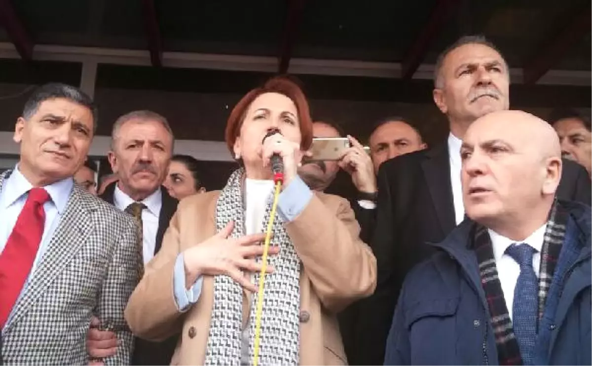 Meral Akşener: PKK Paçavralarına İzin Verenler Bize Yasak Getiriyor - 1