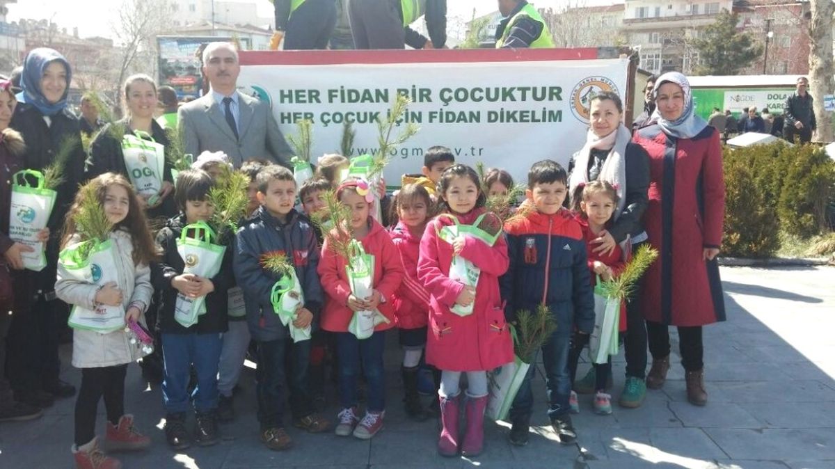 Niğde\'de 2 Bin 500 Fidan Dağıtıldı