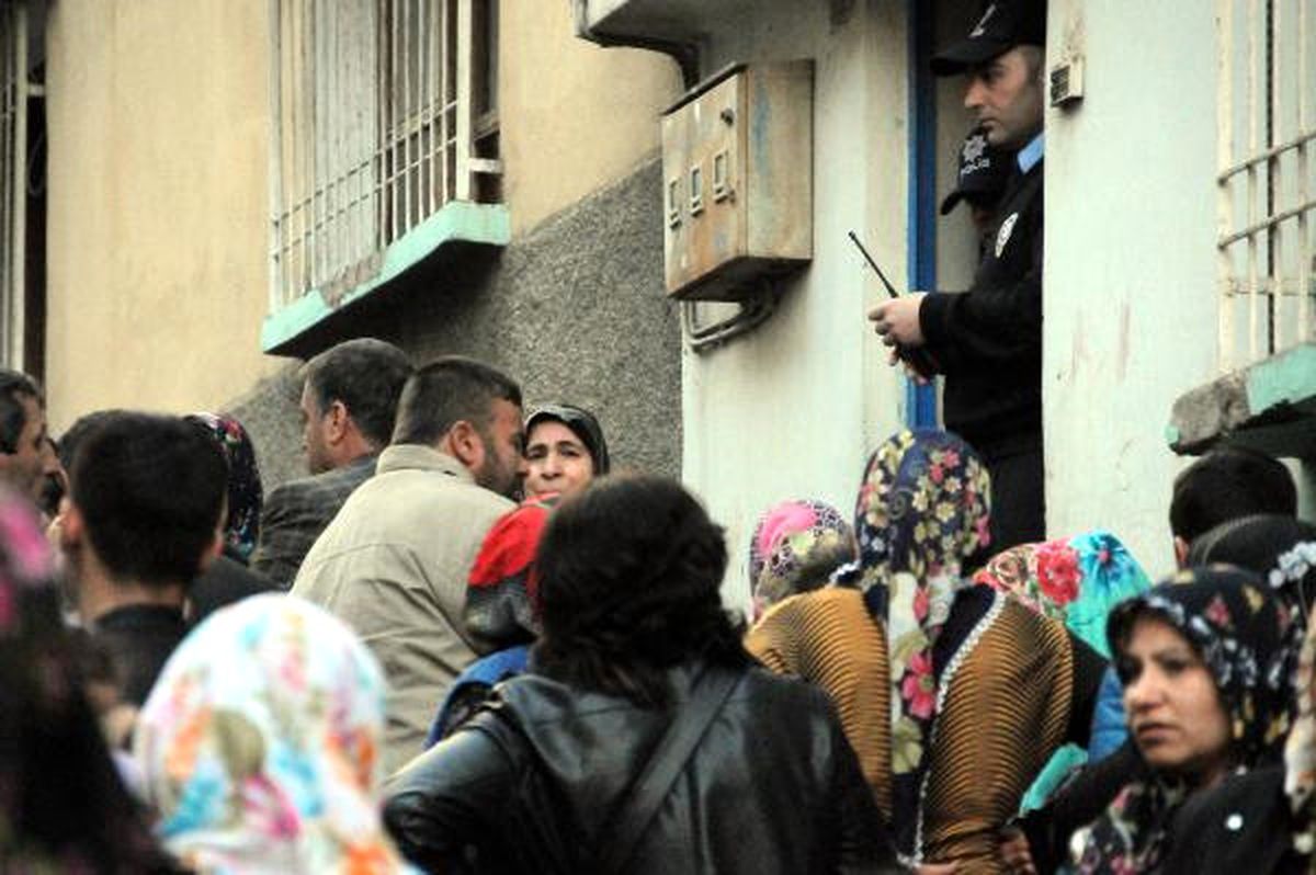 Salıncak Ipi Boynuna Dolanan Çocuk Öldü