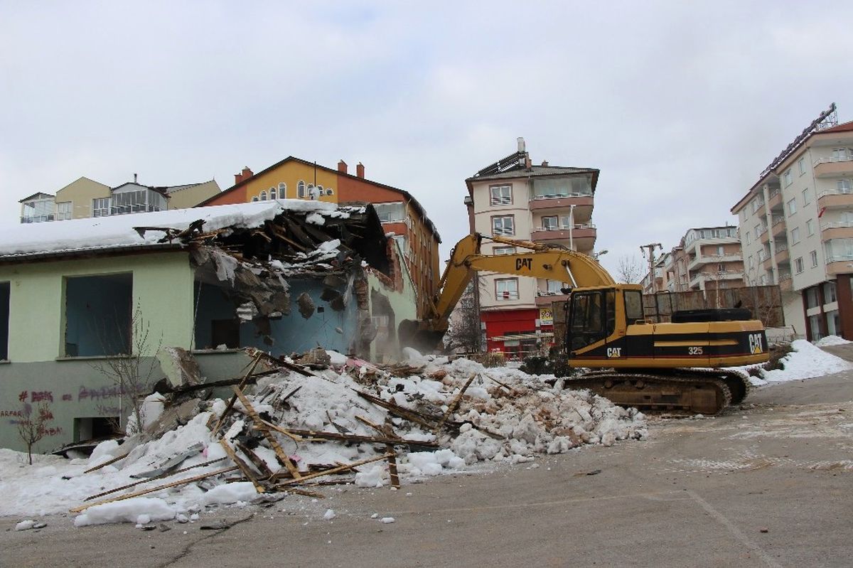 Seydişehir\'de Eski Sağlık Meslek Lisesi Binasının Takas İşlemleri Başlatıldı