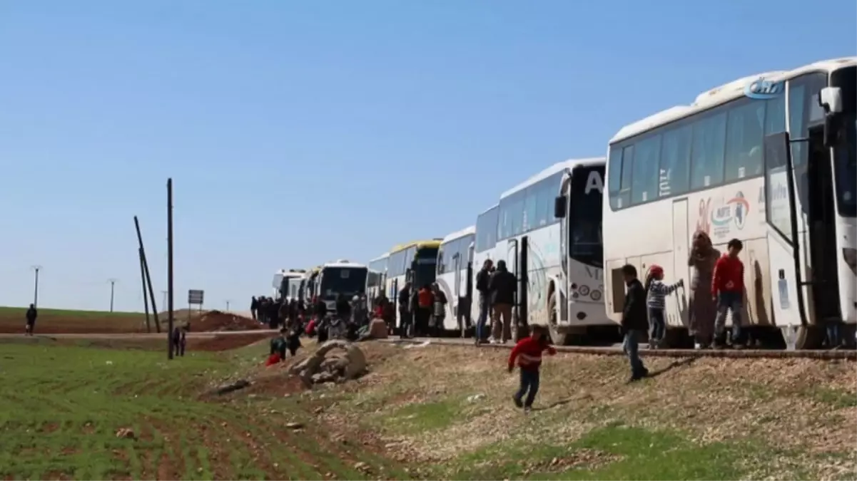 Suriyeli Muhalif Gruplar ve Aileleri, Halep\'in Kuzeyine Çekiliyor