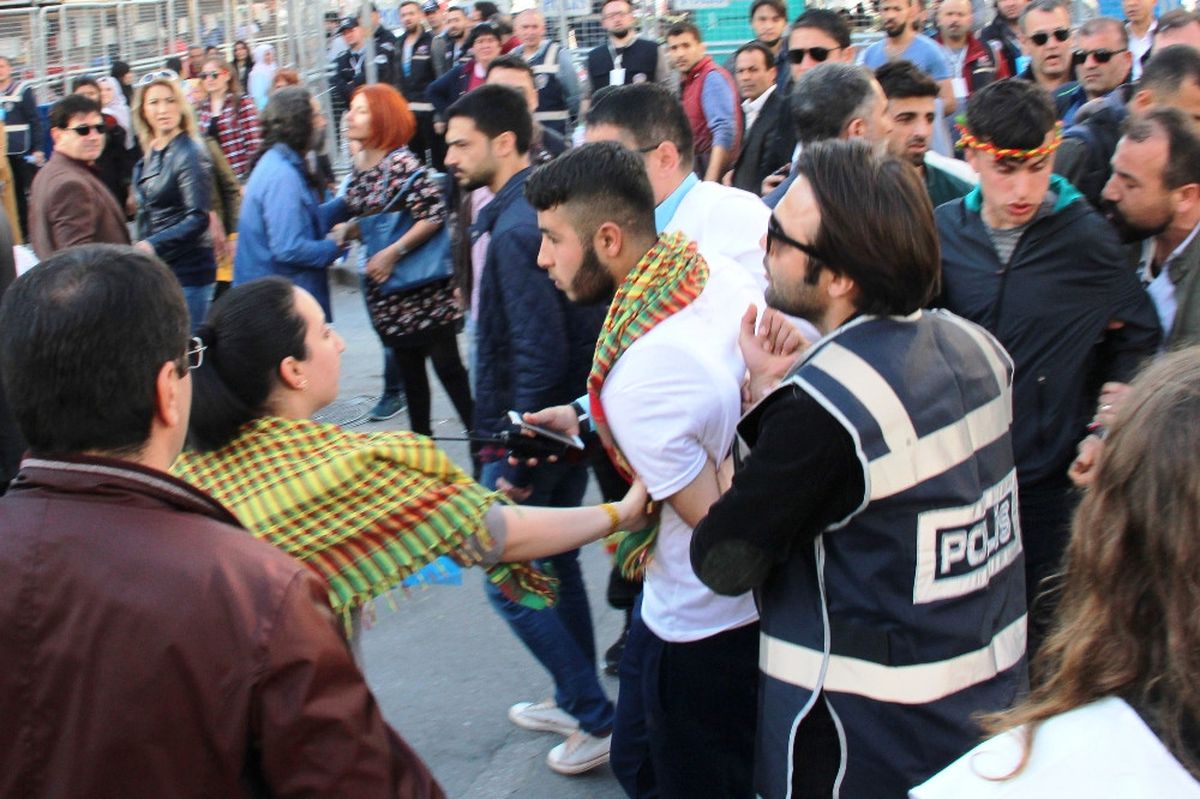 Terör Örgütü Lehine Slogan Atan 30 Kişiye Gözaltı