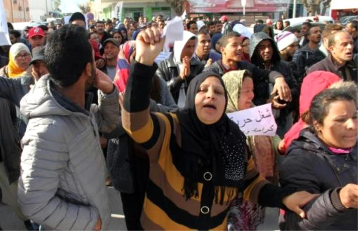 Tunus\'ta İşsizlik Gösterileri