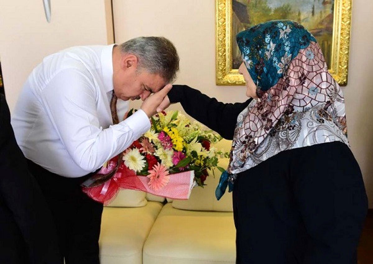Vali Okur, Huzurevi Sakinlerini Kabul Etti