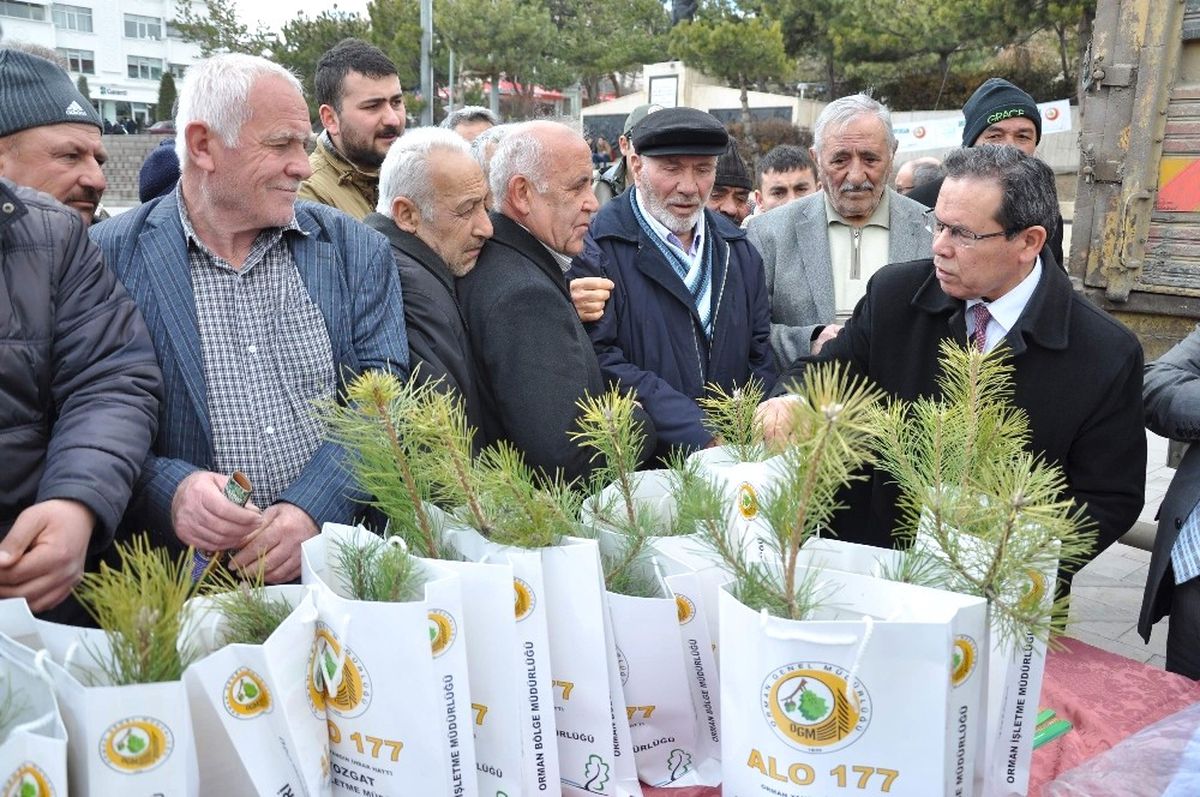 Yozgat\'ta 5 Bin Fidan Dağıtımı Yapıldı