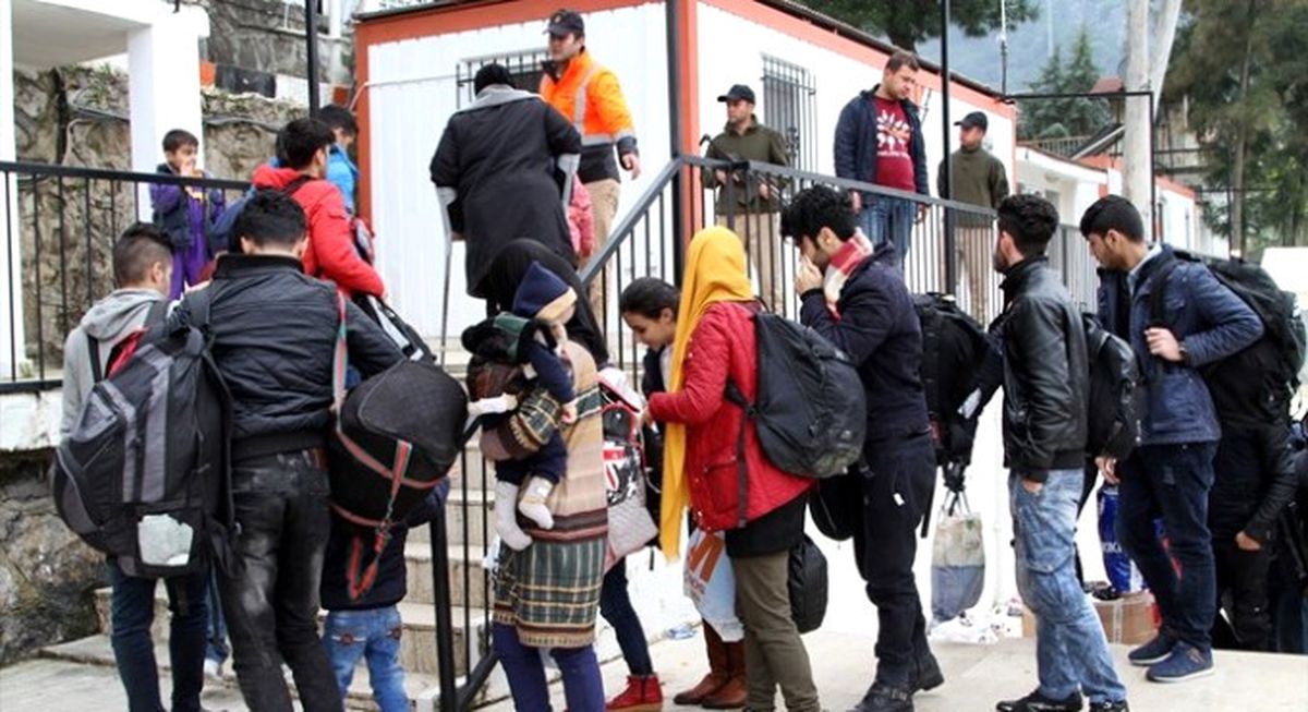 6 Kişilik Yelkenlide 60 Sığınmacı!