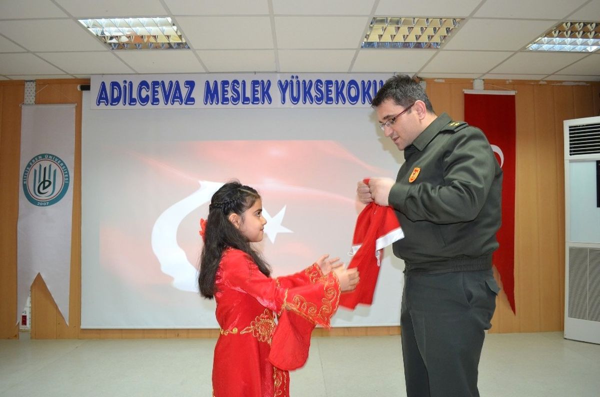 Adilcevaz\'da \'Çanakkale Şehitleri\' Konulu Konferans