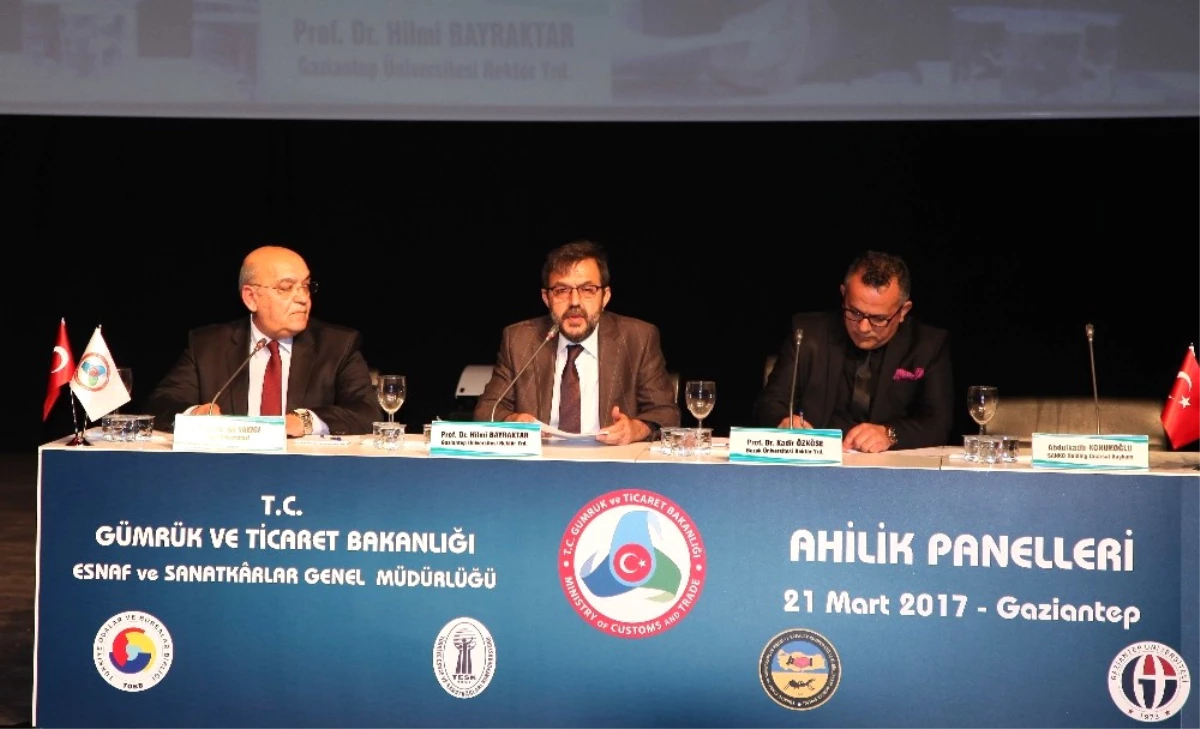 Ahilik Panellerinin İlki Gaziantep Üniversitesinde Düzenlendi