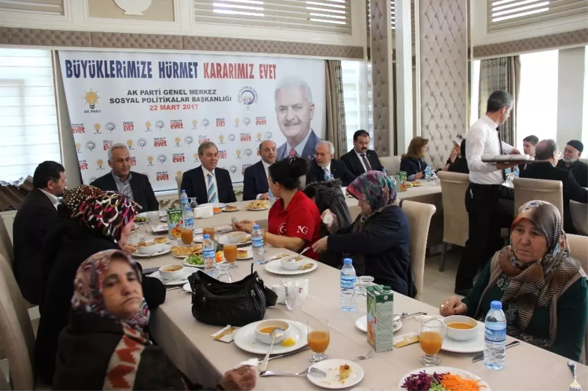 AK Parti\'den \'Büyüklerimize Hürmet Kararımız Evet\' Programı