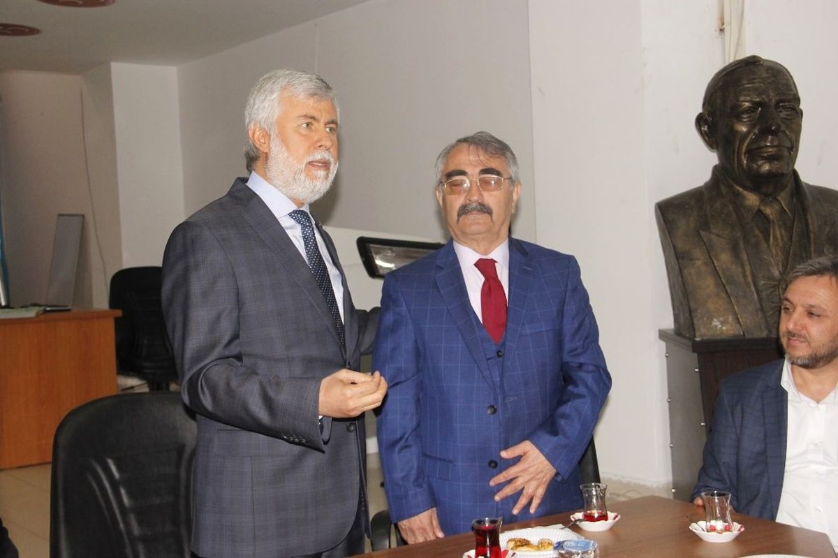 AK Parti Milletvekili Tezcan, MHP Anamur Teşkilatını Ziyaret Etti