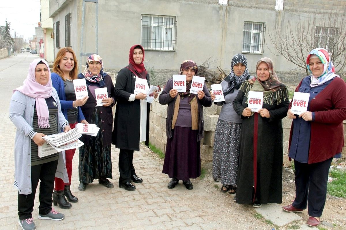 Ak Partili Kadınlar, Referandum Çalışmalarını Sürdürüyor