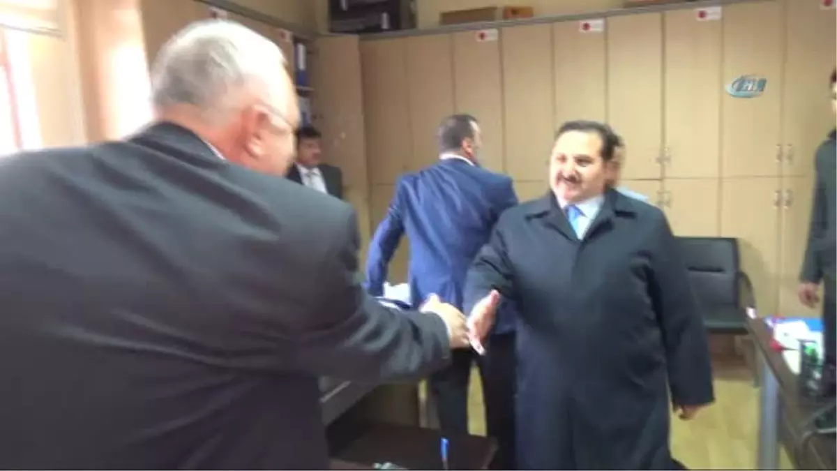 Ak Partili Özdemir: "Gizli Evetçilerden Bir Tanesi de Galiba Kemal Kılıçdaroğlu\'dur"