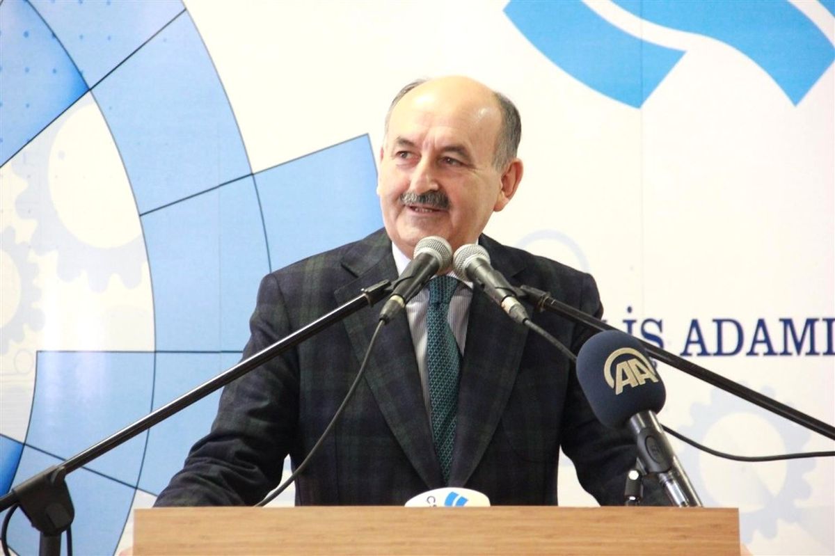 Bakan Müezzinoğlu\'ndan Emeklilere Müjde